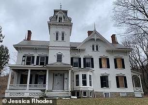 The Federal-style mansion was built around 1795 and had been abandoned for eight years