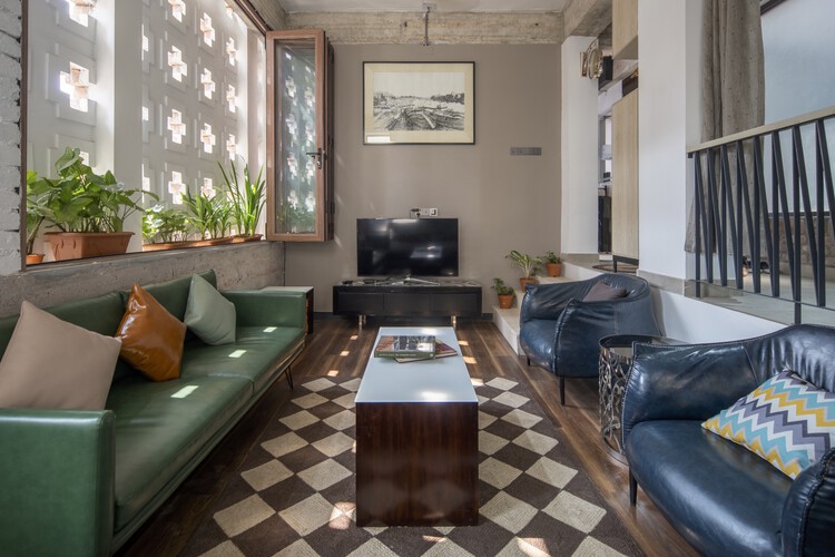 Vasat Vita Office and Residence / Vuumaatra Consultants - Interior Photography, Living Room, Sofa, Table, Windows