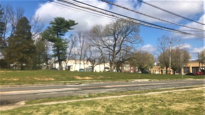 The barren landscape off South Academy Street in Glassboro starts a transformation this summer when a townhome community begins construction. Woods Glassboro Properties Development LLC had its design approved at a April 2 Planning Board hearing. PHOTO: April 4, 2024.