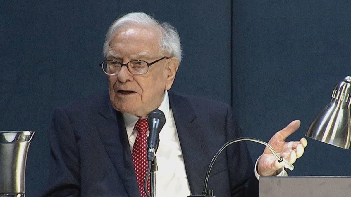 Warren Buffett’s best advice for investing—and for a happy life—from
